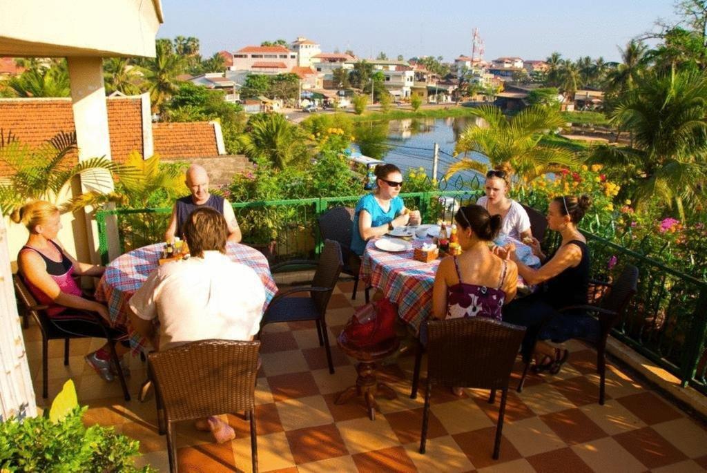 Siem Reap Riverside Hotel Bagian luar foto