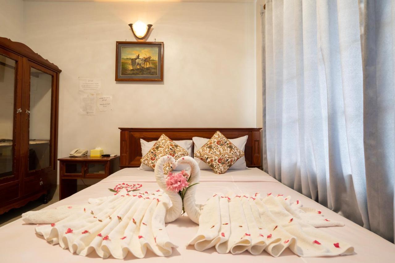Siem Reap Riverside Hotel Bagian luar foto
