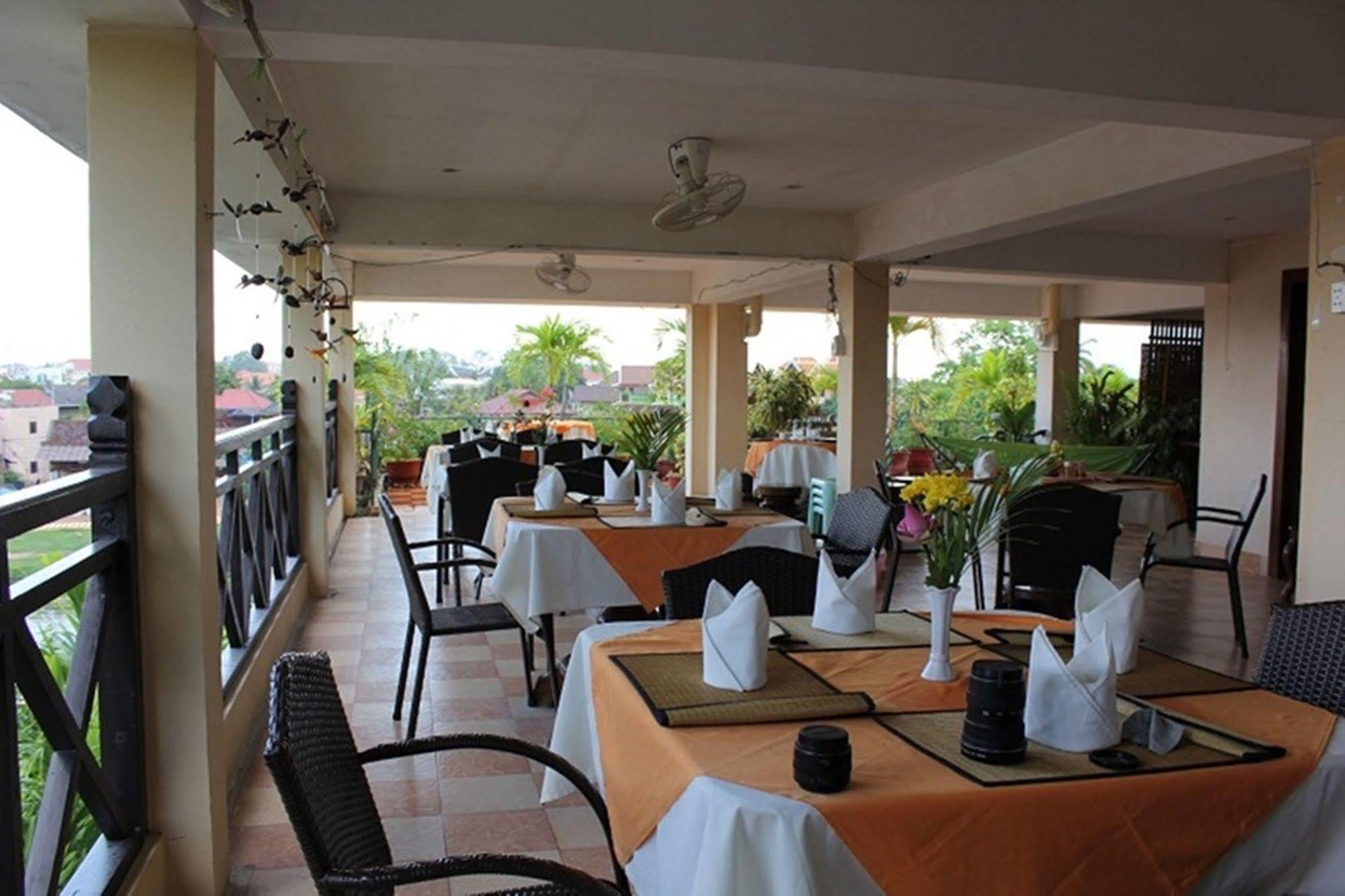 Siem Reap Riverside Hotel Bagian luar foto