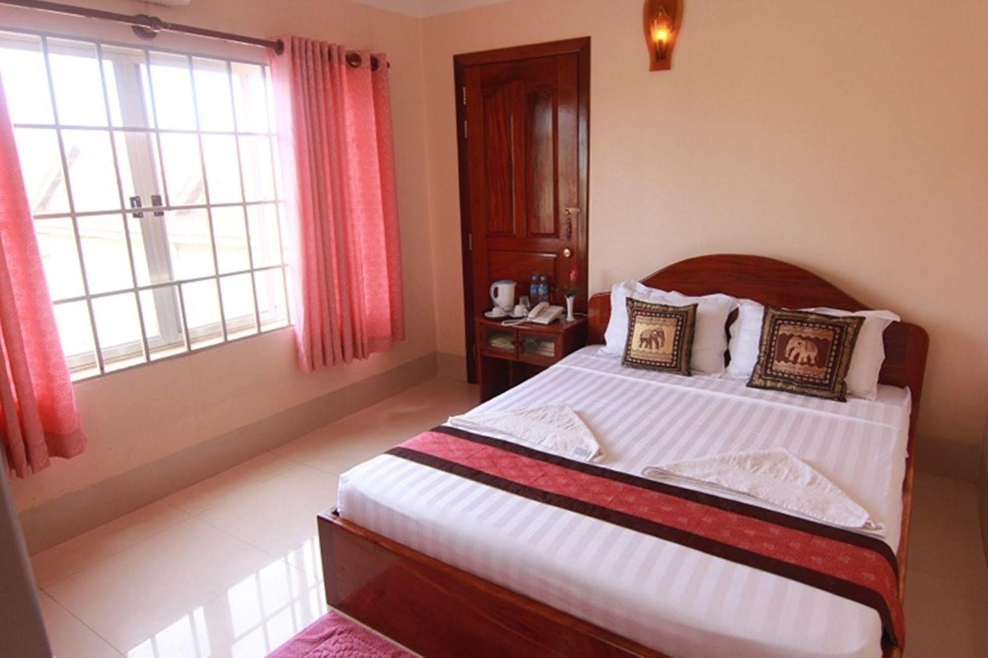Siem Reap Riverside Hotel Bagian luar foto